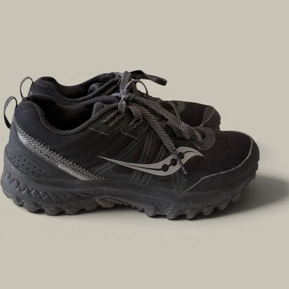 Saucony Excursion TR14 Black Trail Running Shoes Womens 8.5 Gorpcore Sneakers